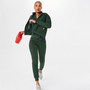 FIGS  Women's British Racing Green Scrub Jogger Pants and Top  to Match